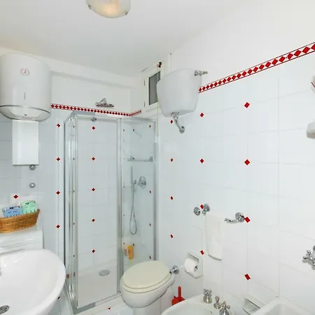 Blue Line House بوسيتانو