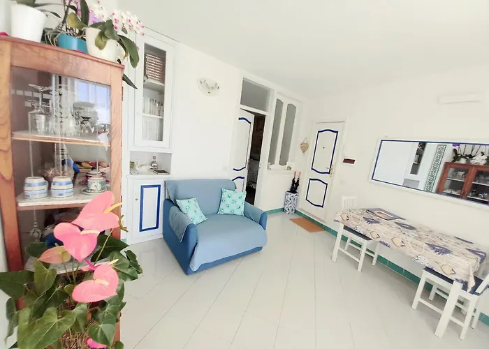 Blue Line House 公寓 *