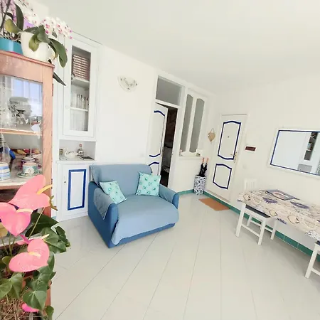 Blue Line House Apartment *